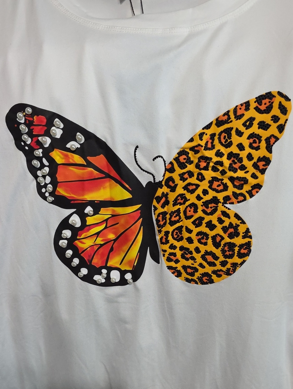 NWT PEARL ACCENT ANIMAL PRINT BLACK STONE BUTTERFLY TEE